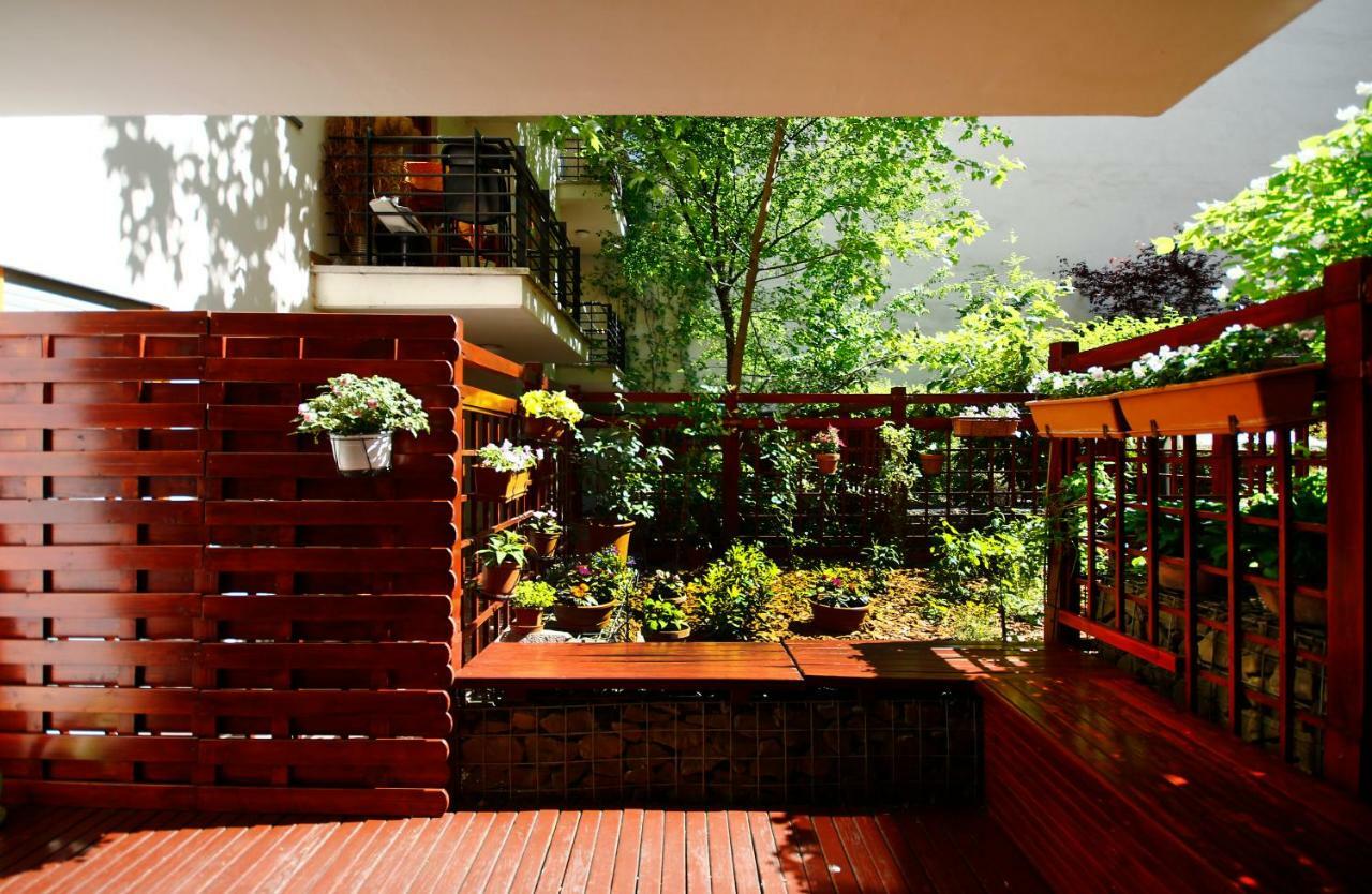 Downtown Garden Isle In Urban Style-Free Parking Apartment Будапеща Екстериор снимка