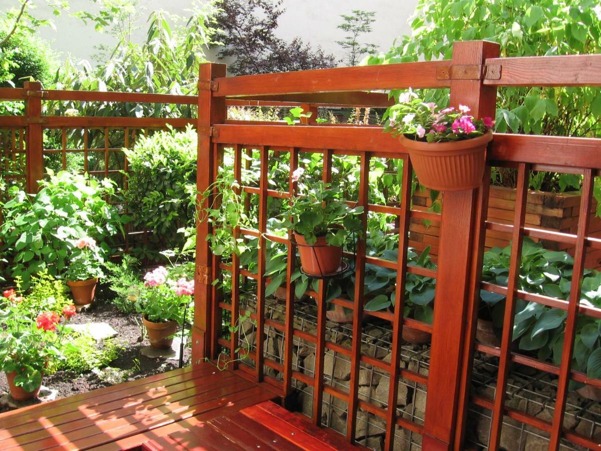 Downtown Garden Isle In Urban Style-Free Parking Apartment Будапеща Екстериор снимка