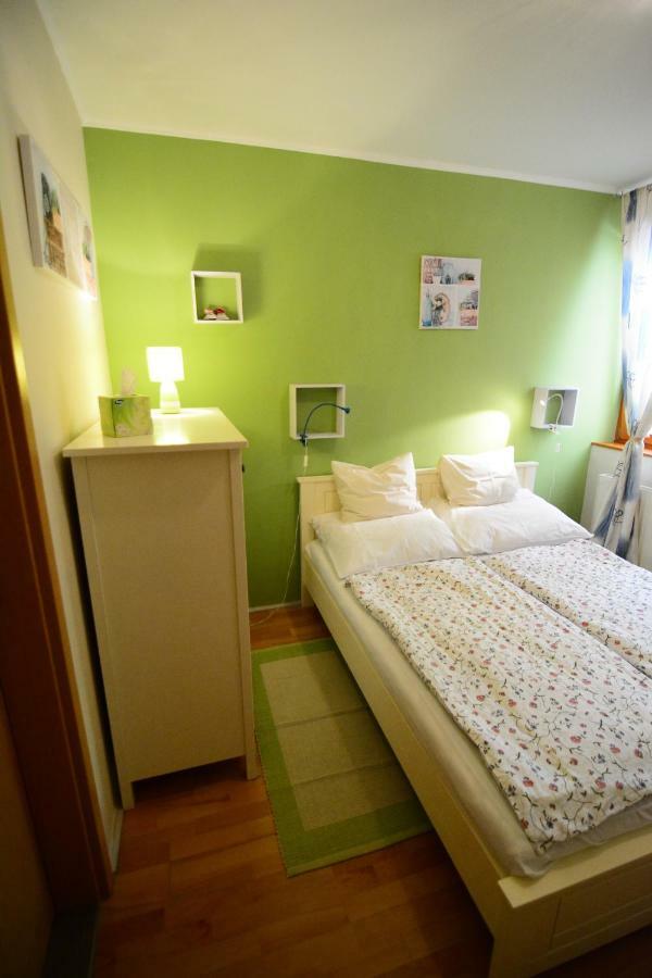 Downtown Garden Isle In Urban Style-Free Parking Apartment Будапеща Екстериор снимка