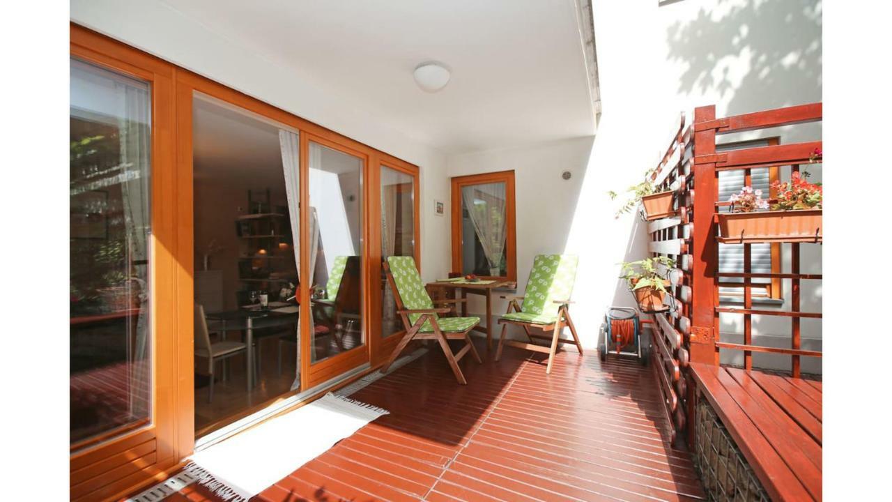 Downtown Garden Isle In Urban Style-Free Parking Apartment Будапеща Екстериор снимка